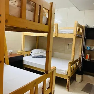 Pensjonat Johnson, Hongkong